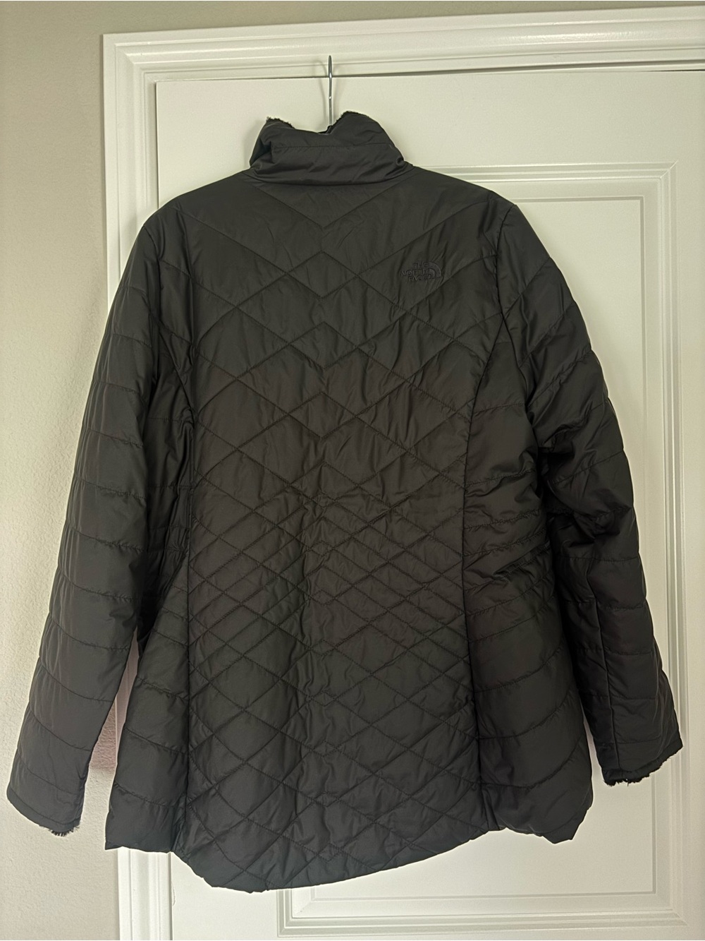 The North Face Black Insulated Zip-Front Jacket Reversible - Picture 4 of 7